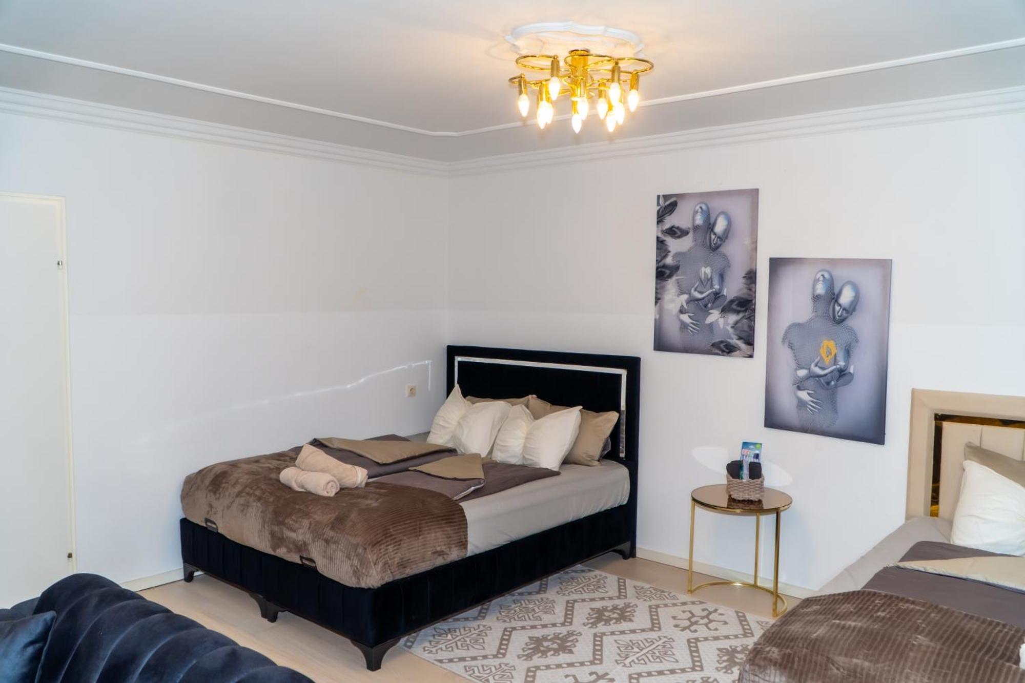 Spacious 5 Minutes To Wiener Stadthalle Apartment *