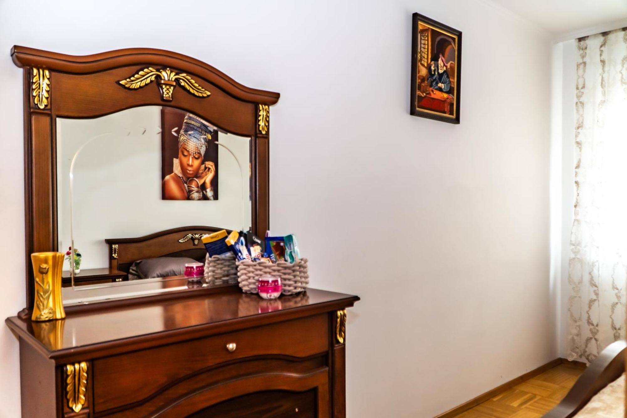 Spacious 5 Minutes To Wiener Stadthalle Apartment Wien